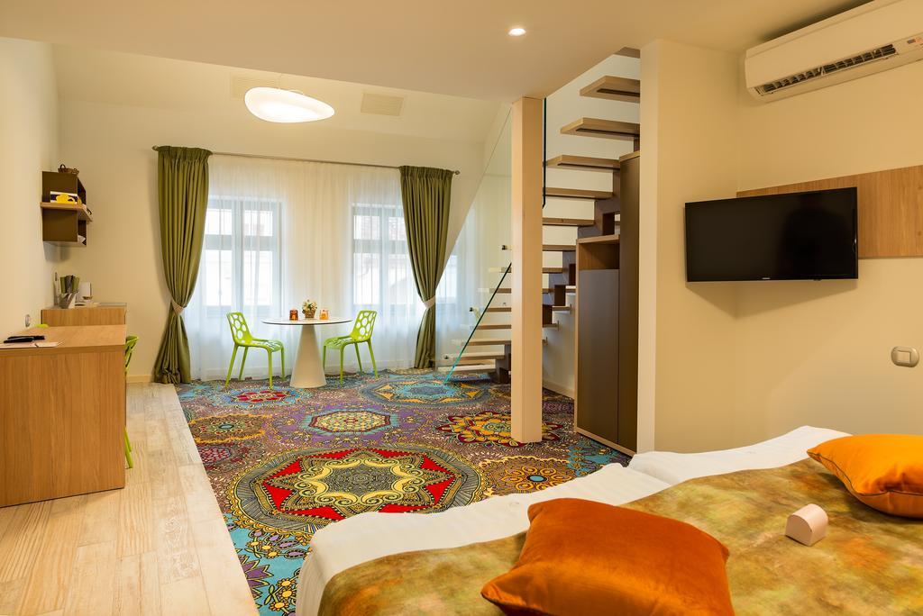 Blumenhaus Sibiu Aparthotel Ngoại thất bức ảnh