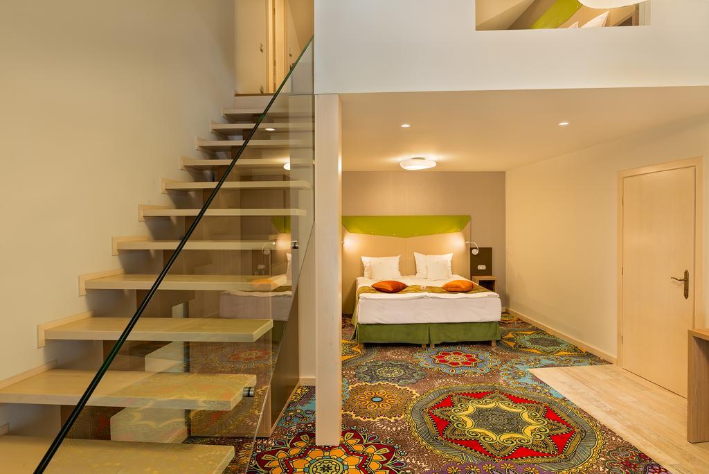 Blumenhaus Sibiu Aparthotel Ngoại thất bức ảnh