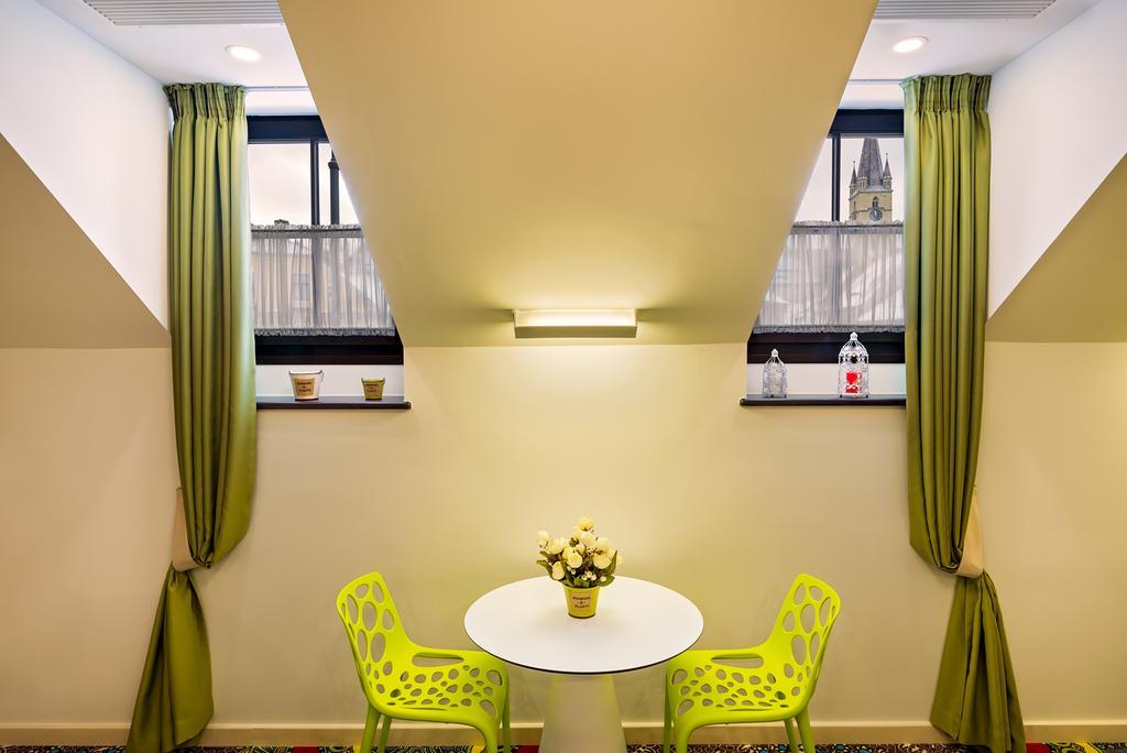 Blumenhaus Sibiu Aparthotel Ngoại thất bức ảnh
