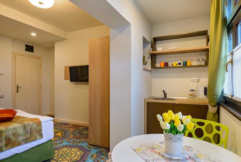 Blumenhaus Sibiu Aparthotel Ngoại thất bức ảnh