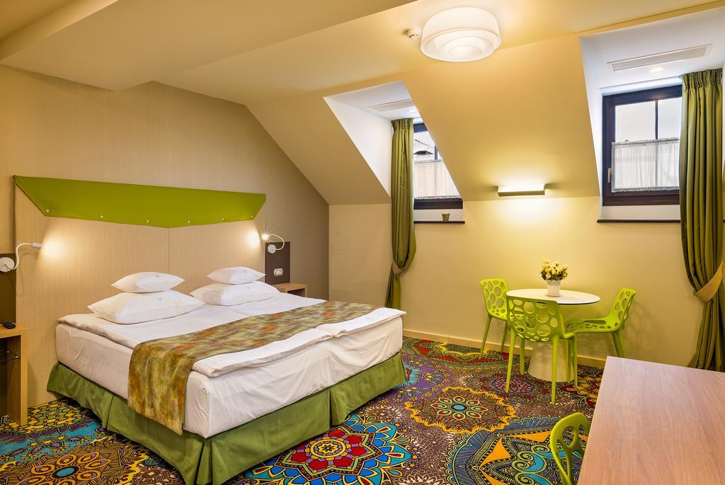 Blumenhaus Sibiu Aparthotel Ngoại thất bức ảnh