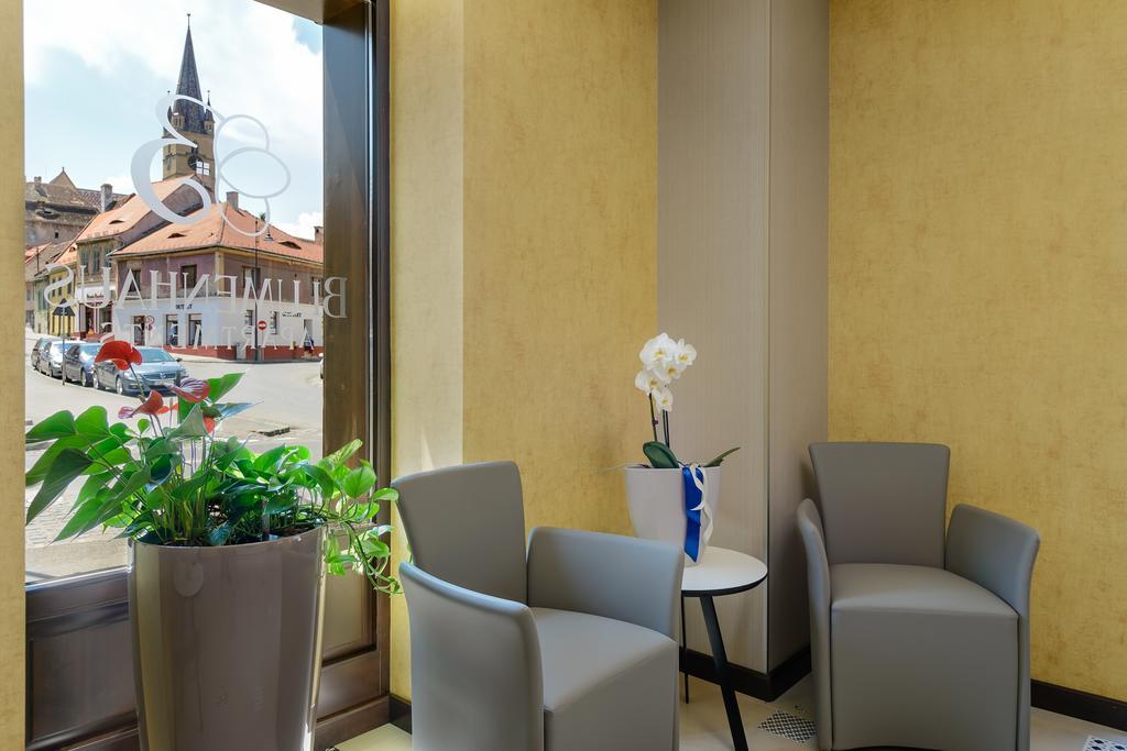 Blumenhaus Sibiu Aparthotel Ngoại thất bức ảnh