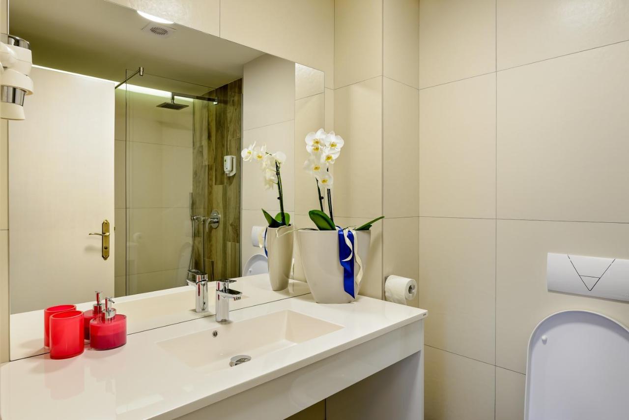 Blumenhaus Sibiu Aparthotel Ngoại thất bức ảnh