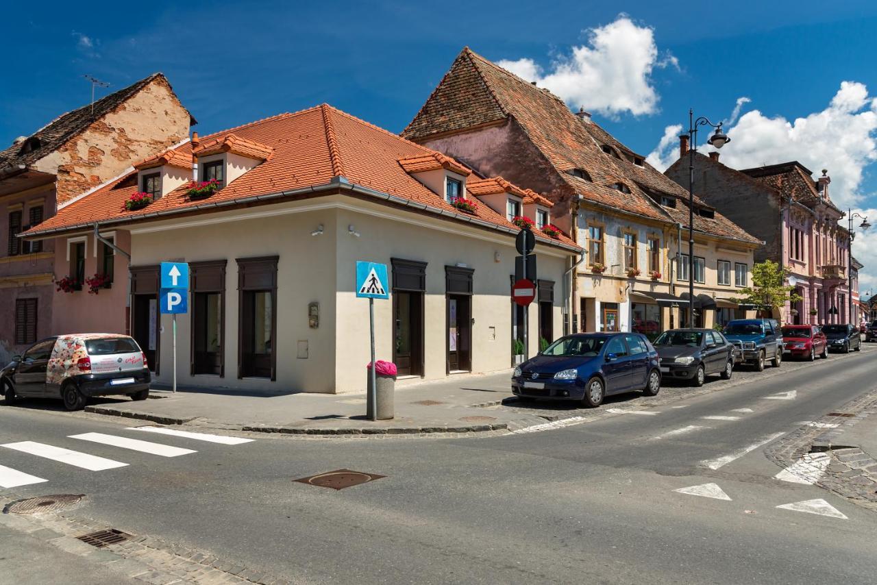 Blumenhaus Sibiu Aparthotel Ngoại thất bức ảnh