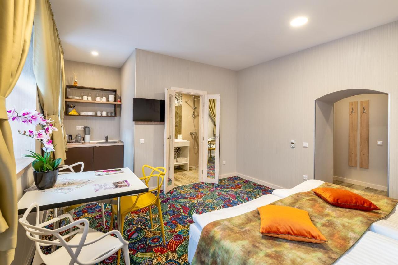 Blumenhaus Sibiu Aparthotel Ngoại thất bức ảnh