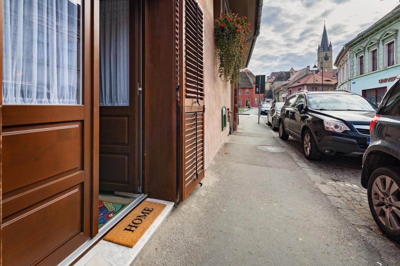 Blumenhaus Sibiu Aparthotel Ngoại thất bức ảnh